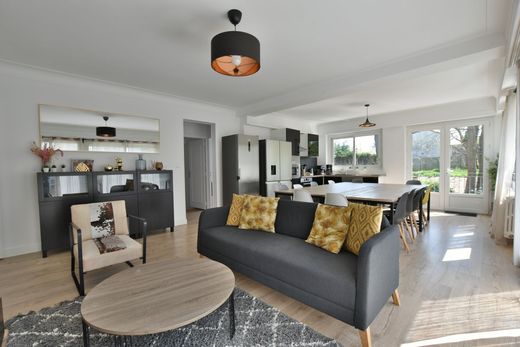 Luxe woning in Cholet, Maine-et-Loire