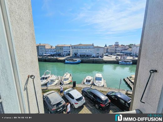 Apartment / Etagenwohnung in Saint-Martin-de-Ré, Charente-Maritime