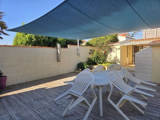 Luxury home in Les Sables-d'Olonne, Vendée