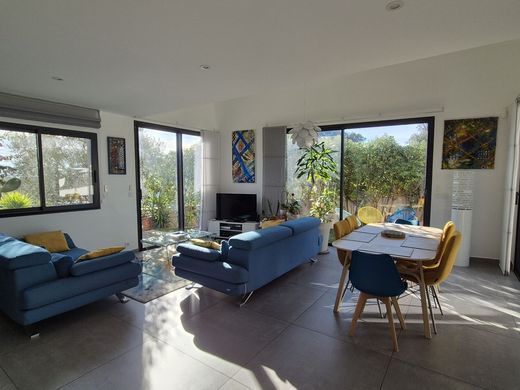 Luxus-Haus in Saint-Jean-de-Védas, Hérault