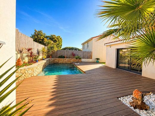Luxury home in Cournonsec, Hérault