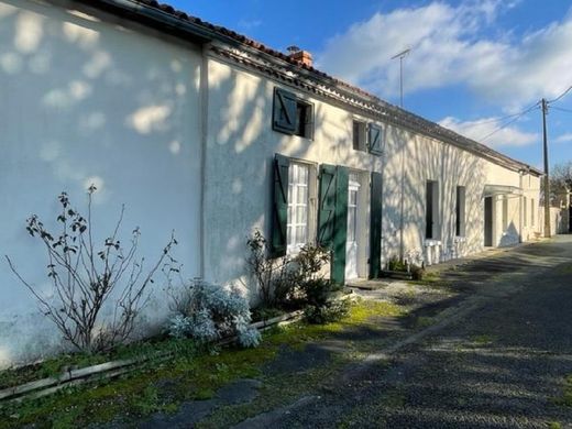 Luksusowy dom w Surgères, Charente-Maritime