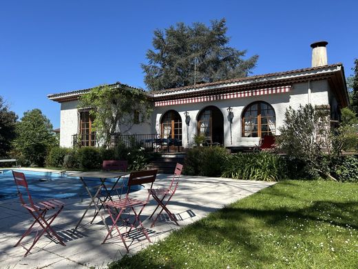 Casa di lusso a Billère, Pirenei atlantici