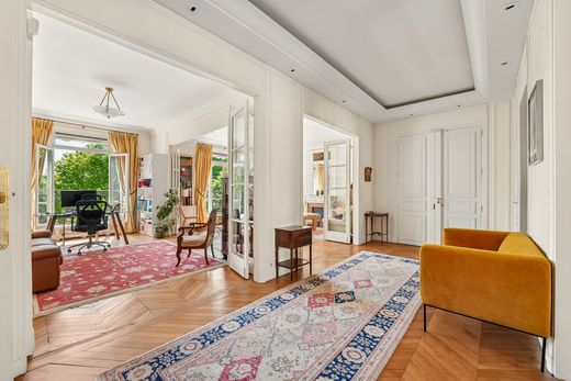 Apartment in Neuilly-sur-Seine, Hauts-de-Seine