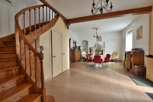 Luxus-Haus in Cholet, Maine-et-Loire