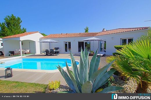 Luxury home in Sainte-Foy, Vendée