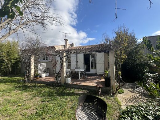 Luxus-Haus in Juvignac, Hérault