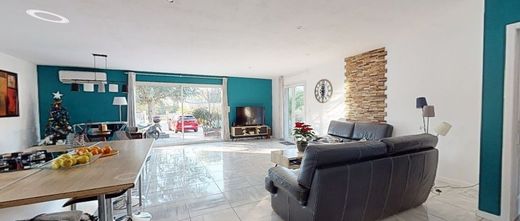 Luxe woning in Saint-Mathieu-de-Tréviers, Hérault