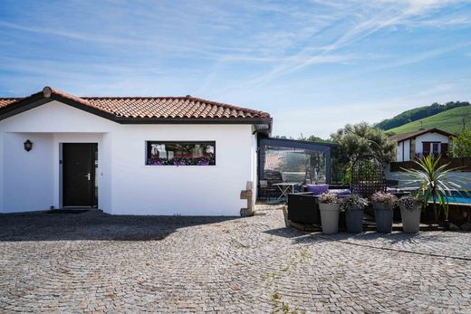 Maison de luxe à Cambo-les-Bains, Pyrénées-Atlantiques