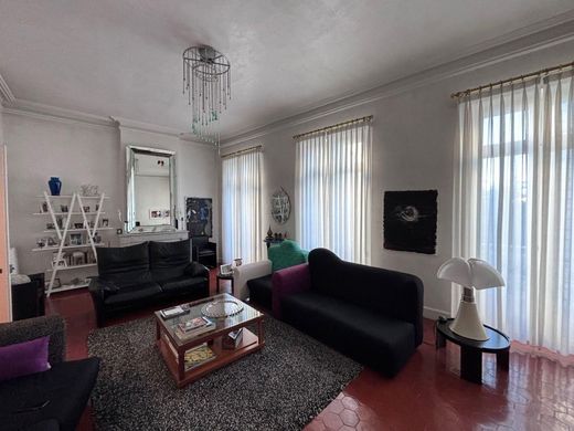 Luxus-Haus in Nîmes, Gard