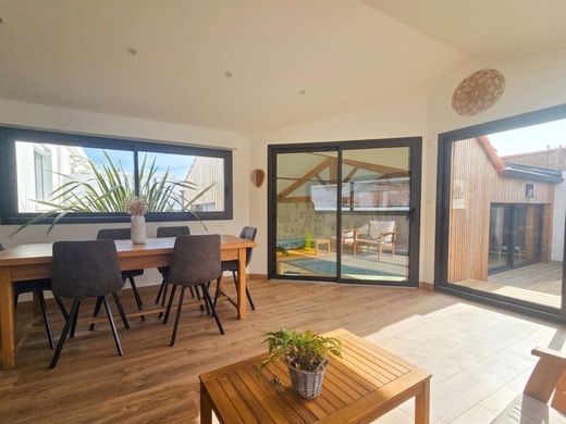 Luxury home in Les Sables-d'Olonne, Vendée