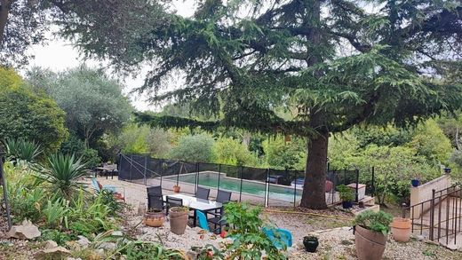 منزل ﻓﻲ Nîmes, Gard