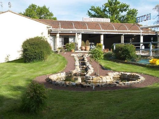 Appartementencomplex in Parthenay, Deux-Sèvres