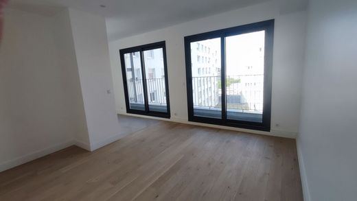 Apartment in Buttes-Chaumont, Villette, Bas Belleville, Paris