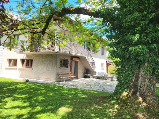 Casa de lujo en Prévessin-Moëns, Ain