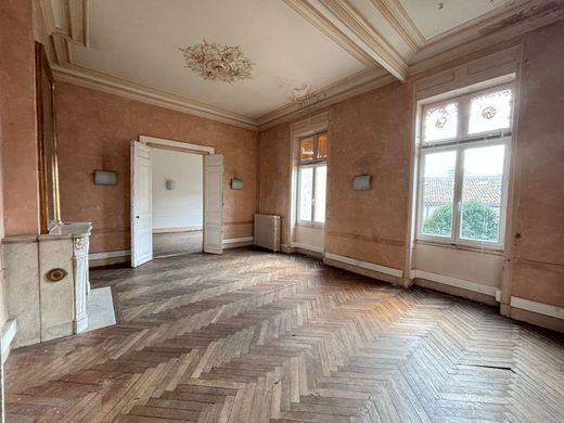 Apartment in Nîmes, Gard