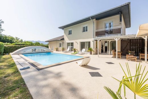 Luxury home in Mouxy, Savoy