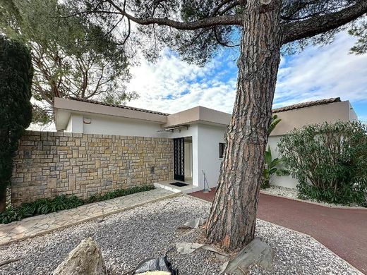 Luxury home in Mougins, Alpes-Maritimes
