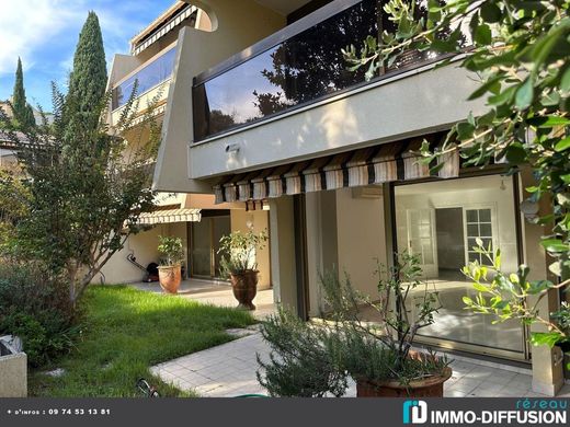 Apartment in Nîmes, Gard