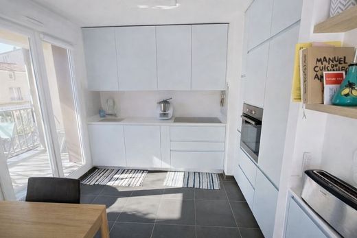 Apartment / Etagenwohnung in Nogent-sur-Marne, Val-de-Marne
