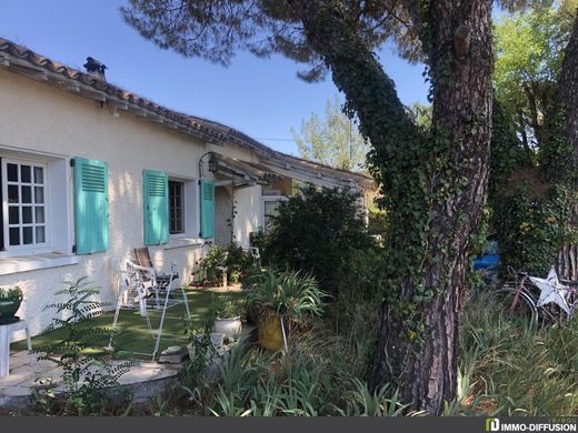 Πολυτελή κατοικία σε Bernis, Gard