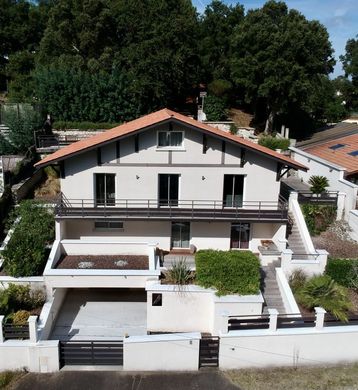 Luxury home in Capbreton, Landes