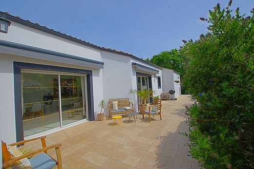 Luxury home in Sainte-Foy, Vendée