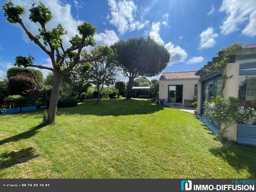 Luxury home in Talmont-Saint-Hilaire, Vendée