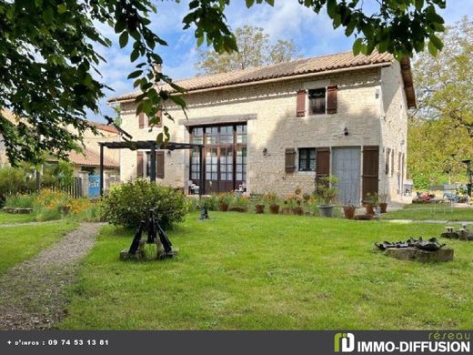 Luxus-Haus in Villefagnan, Charente