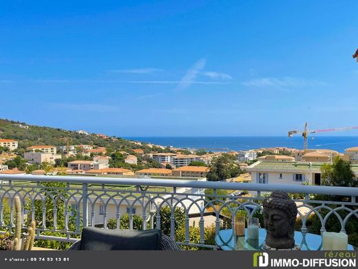 Apartment / Etagenwohnung in L'Île-Rousse, Haute-Corse