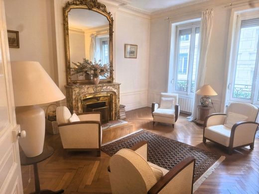 Apartment / Etagenwohnung in Lyon, Rhône