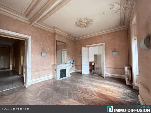 Apartment in Nîmes, Gard