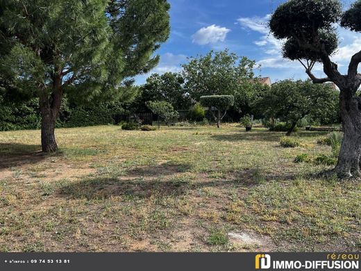 Land in Marseillan, Hérault