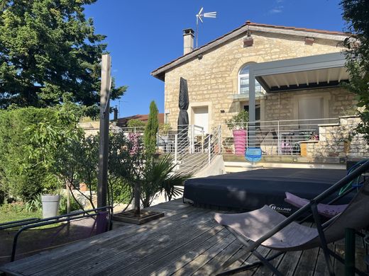 Luxury home in Lucenay, Rhône