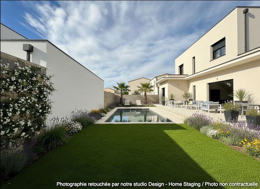Luxus-Haus in Bessan, Hérault