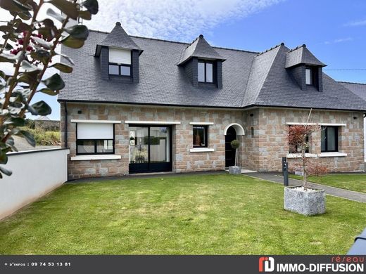 Luxus-Haus in Perros-Guirec, Côtes-d'Armor