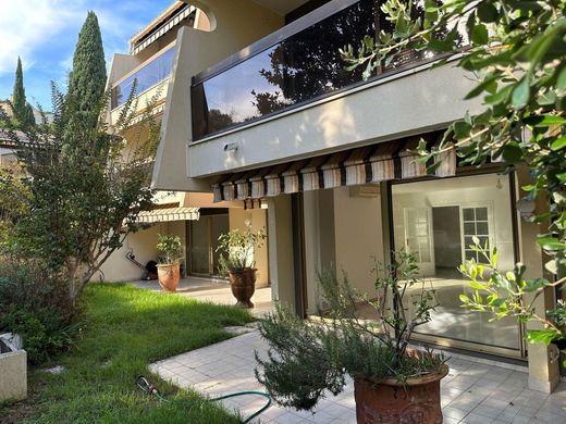 Apartament w Nîmes, Gard