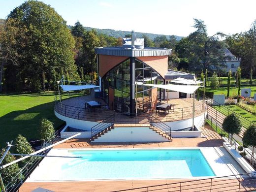 Luxury home in Moisson, Yvelines