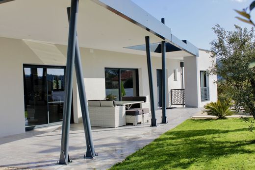 Luxe woning in Vallon-Pont-d'Arc, Ardèche