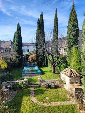 豪宅  尼姆, Gard