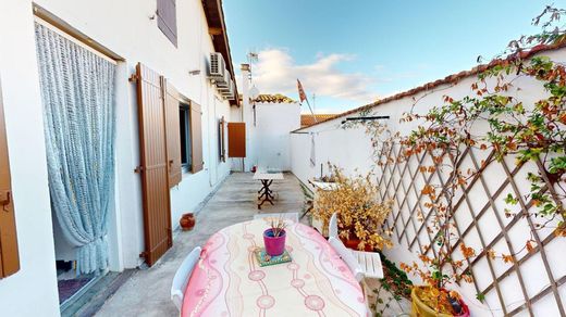 Luxury home in Mèze, Hérault