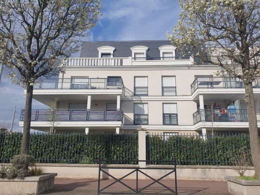 Apartment in Suresnes, Hauts-de-Seine