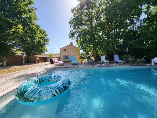 豪宅  Vouhé, 滨海夏朗德省