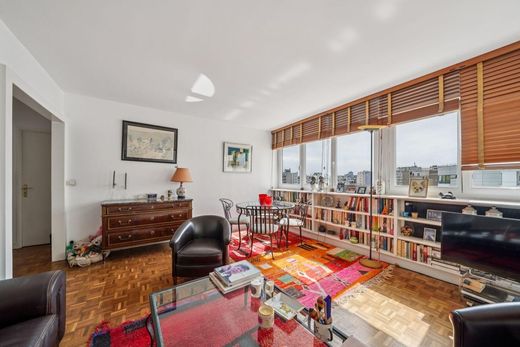 Apartment in La Muette, Auteuil, Porte Dauphine, Paris
