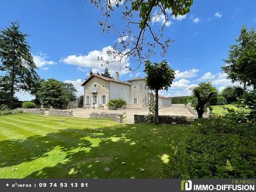 Casa di lusso a Sauzé-Vaussais, Deux-Sèvres