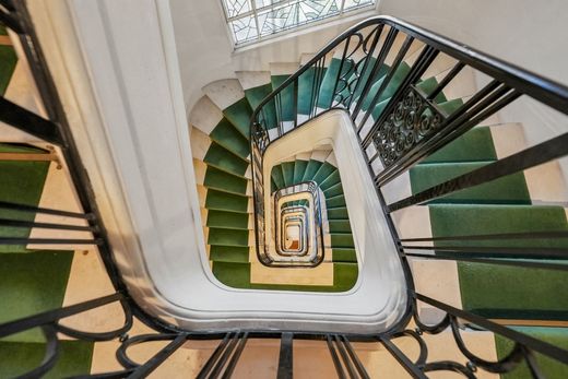 Apartment in Neuilly-sur-Seine, Hauts-de-Seine