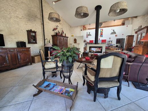 Luxury home in Surgères, Charente-Maritime