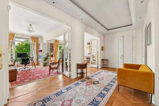 Apartment in Neuilly-sur-Seine, Hauts-de-Seine