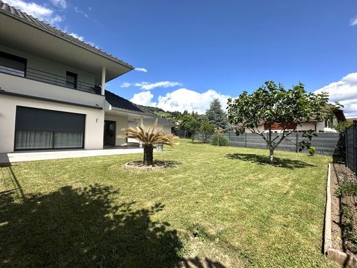 Apartment in Épagny, Haute-Savoie
