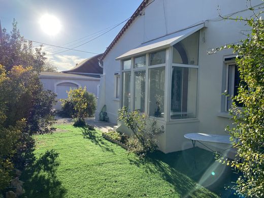 Luxus-Haus in Mèze, Hérault